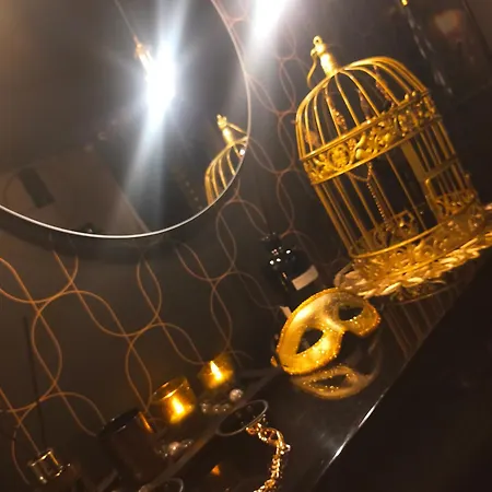 Blacroom De L'artois מלון אהבה